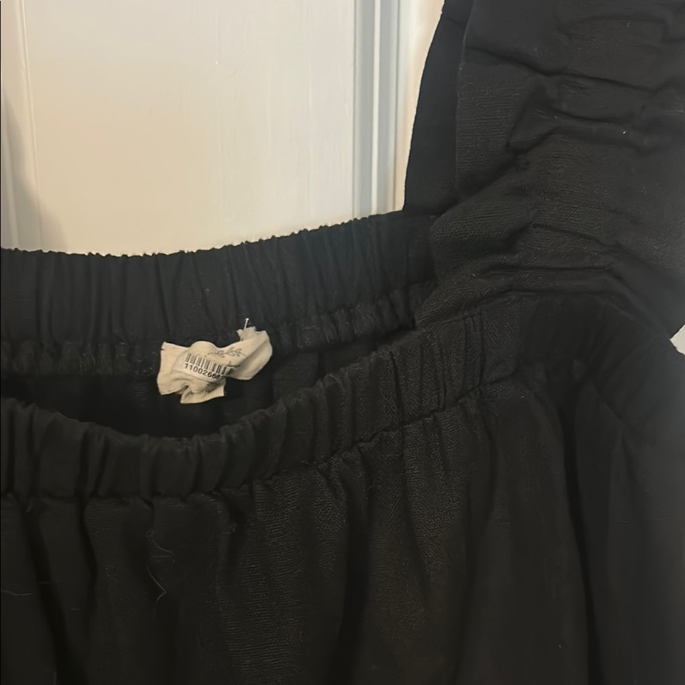 Black Ruffled Women's Top - Picture 6 of 7